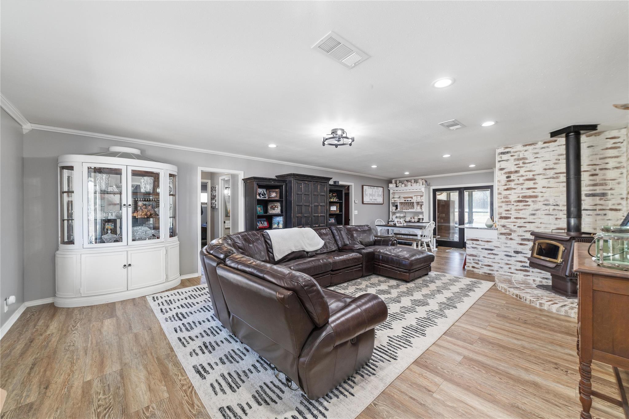 1811 Saylor St, Goldthwaite, TX 76844