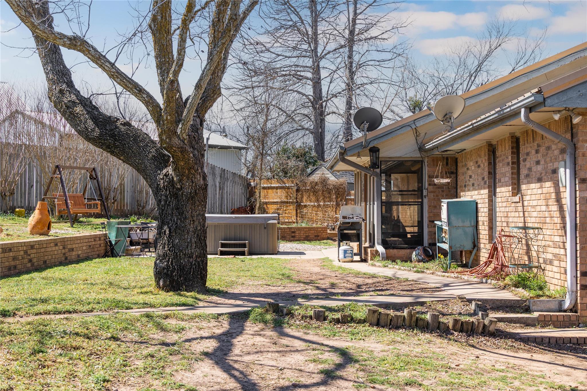 1811 Saylor St, Goldthwaite, TX 76844
