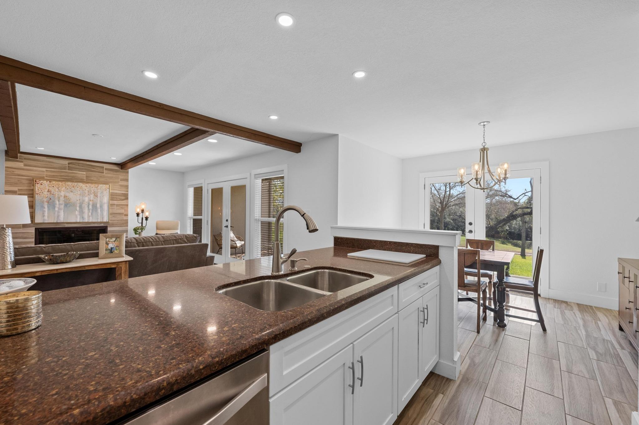 100 Lido Cir # B2, Lakeway, TX 78734
