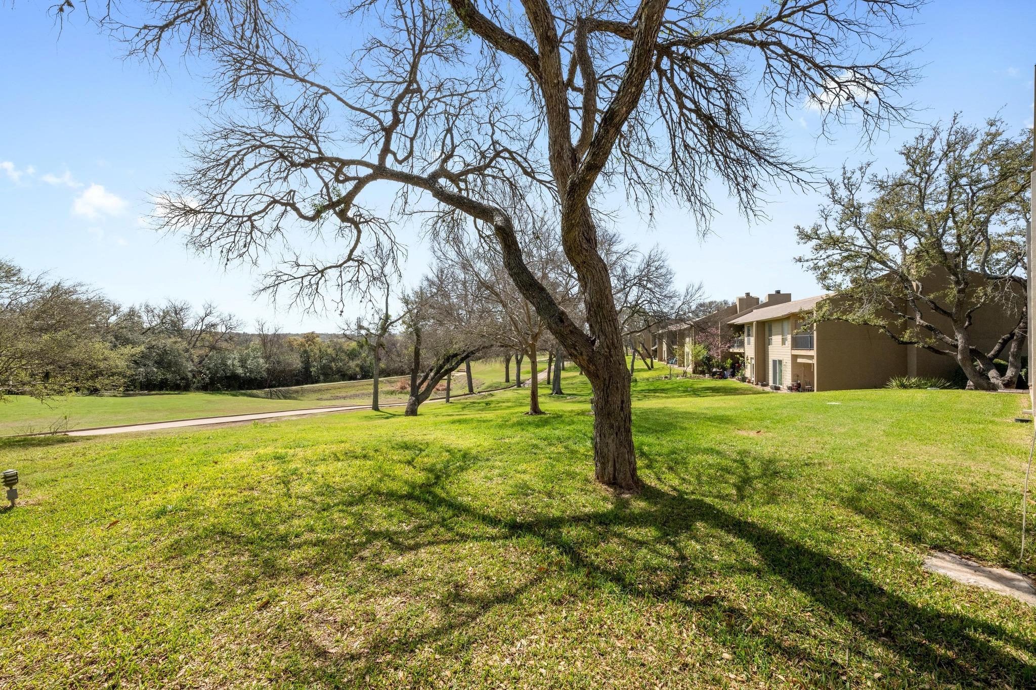 100 Lido Cir # B2, Lakeway, TX 78734