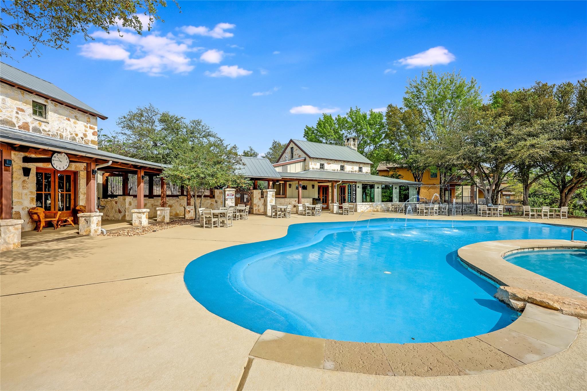 6913 Starboard Cv, Jonestown, TX 78645