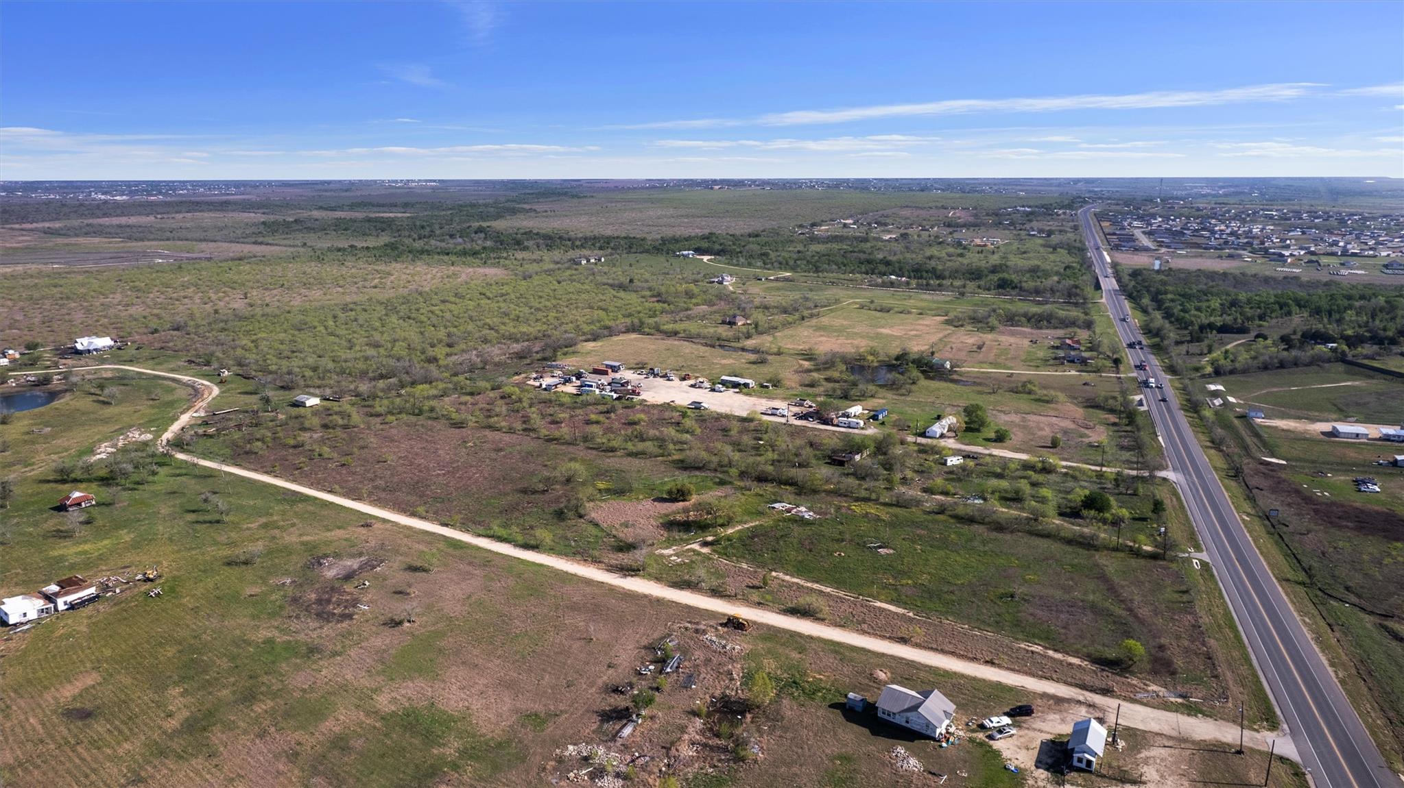 10745 N Camino Real, Uhland, TX 78640
