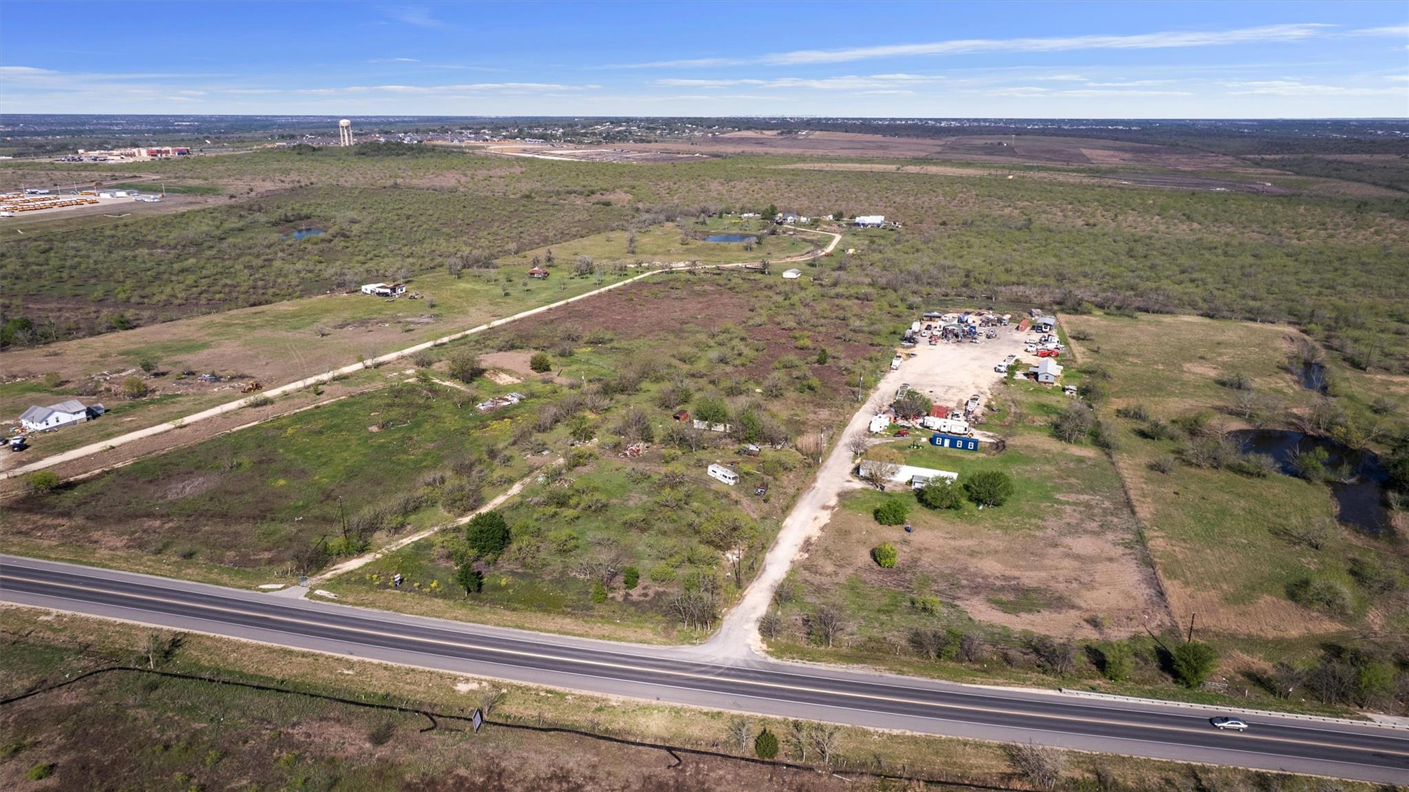 10745 N Camino Real, Uhland, TX 78640