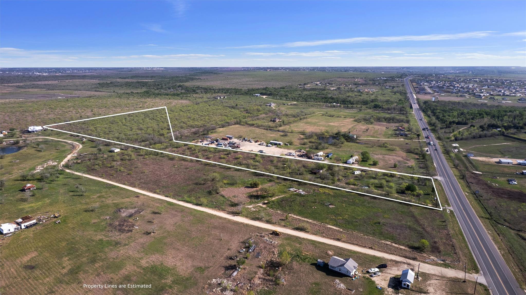 10745 N Camino Real, Uhland, TX 78640