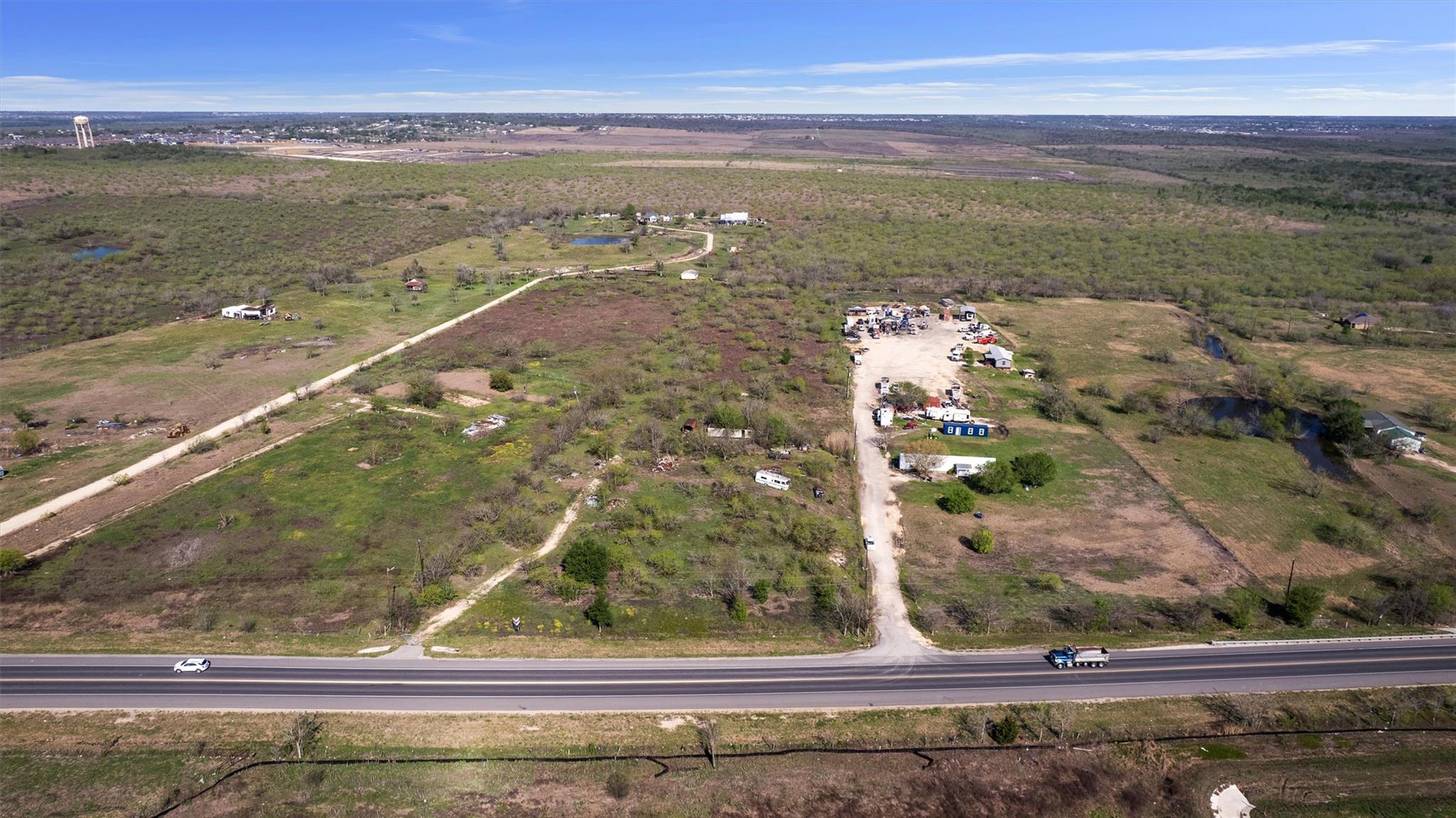 10745 N Camino Real, Uhland, TX 78640
