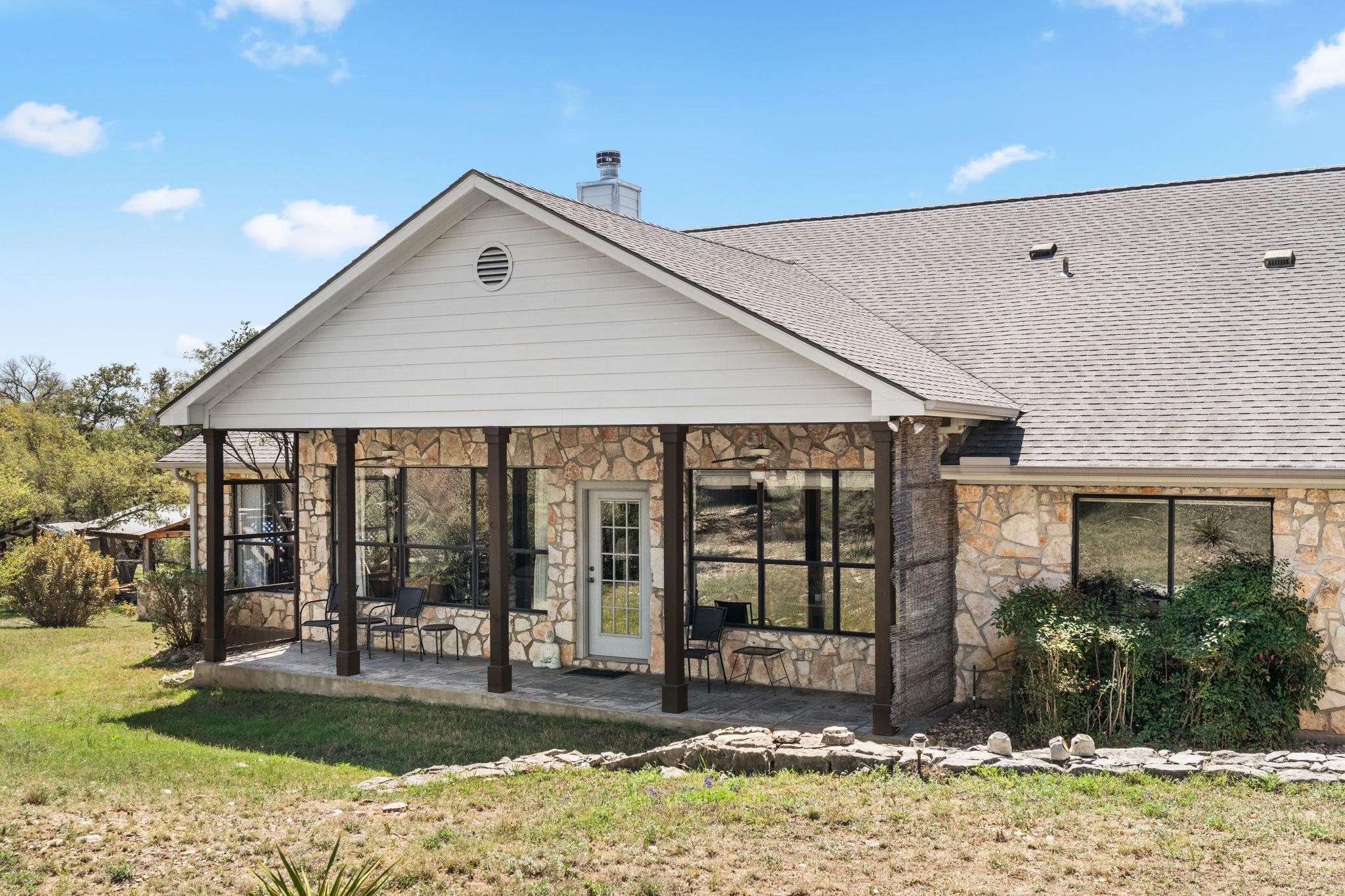 20106 Moon Dance Ln, Spicewood, TX 78669