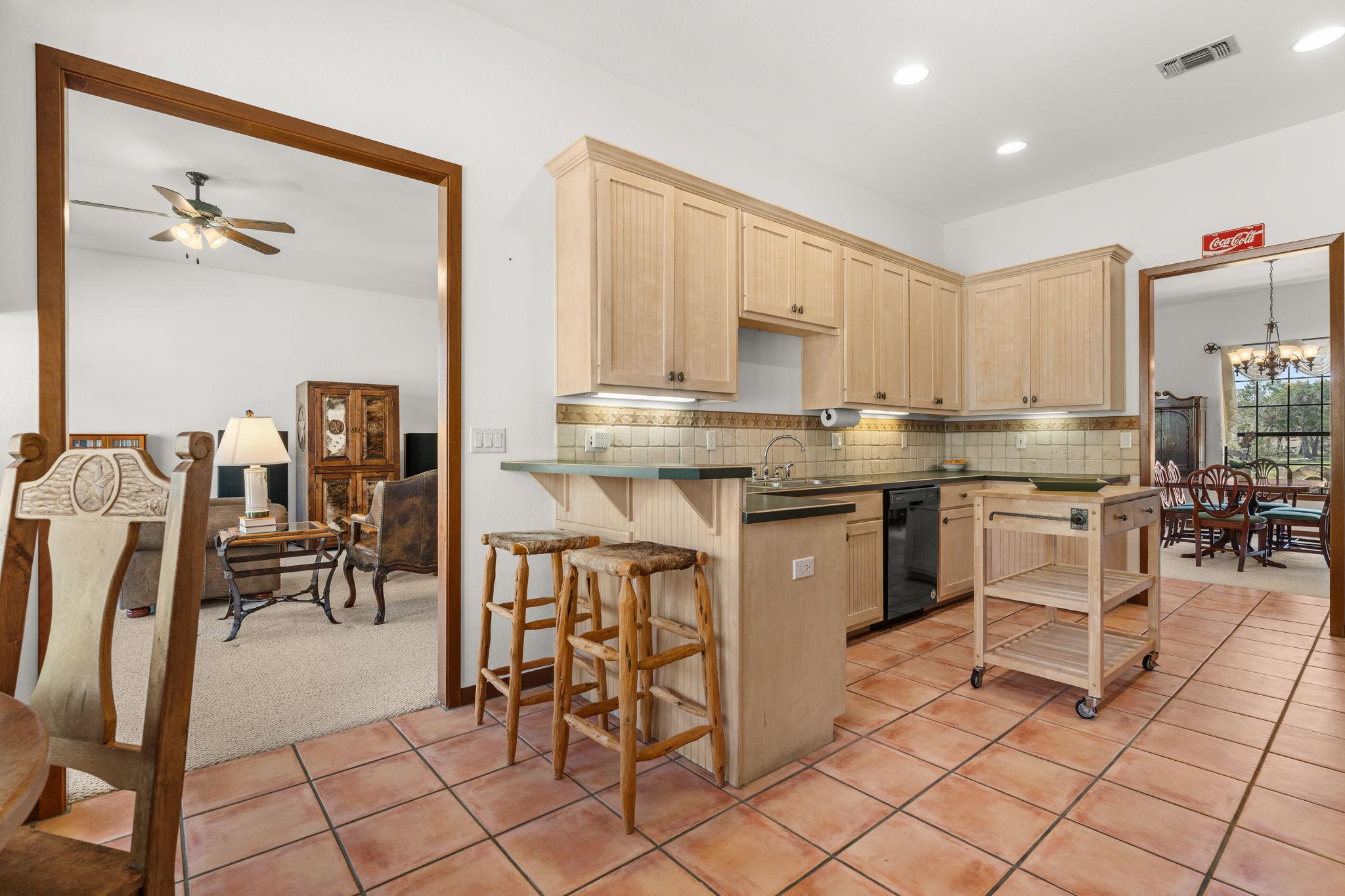 20106 Moon Dance Ln, Spicewood, TX 78669