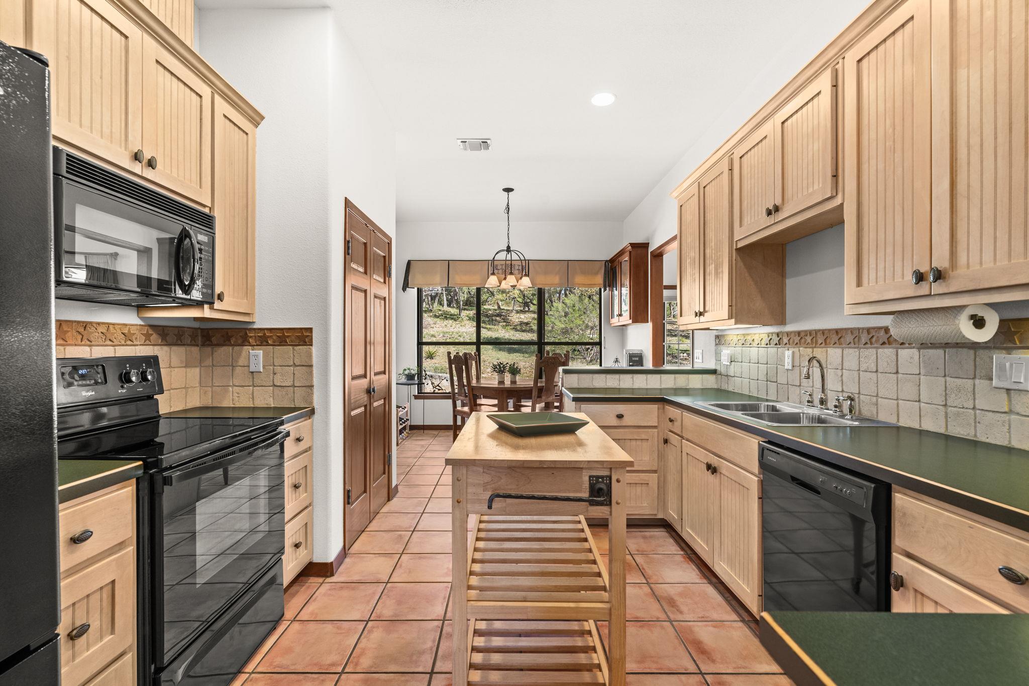 20106 Moon Dance Ln, Spicewood, TX 78669