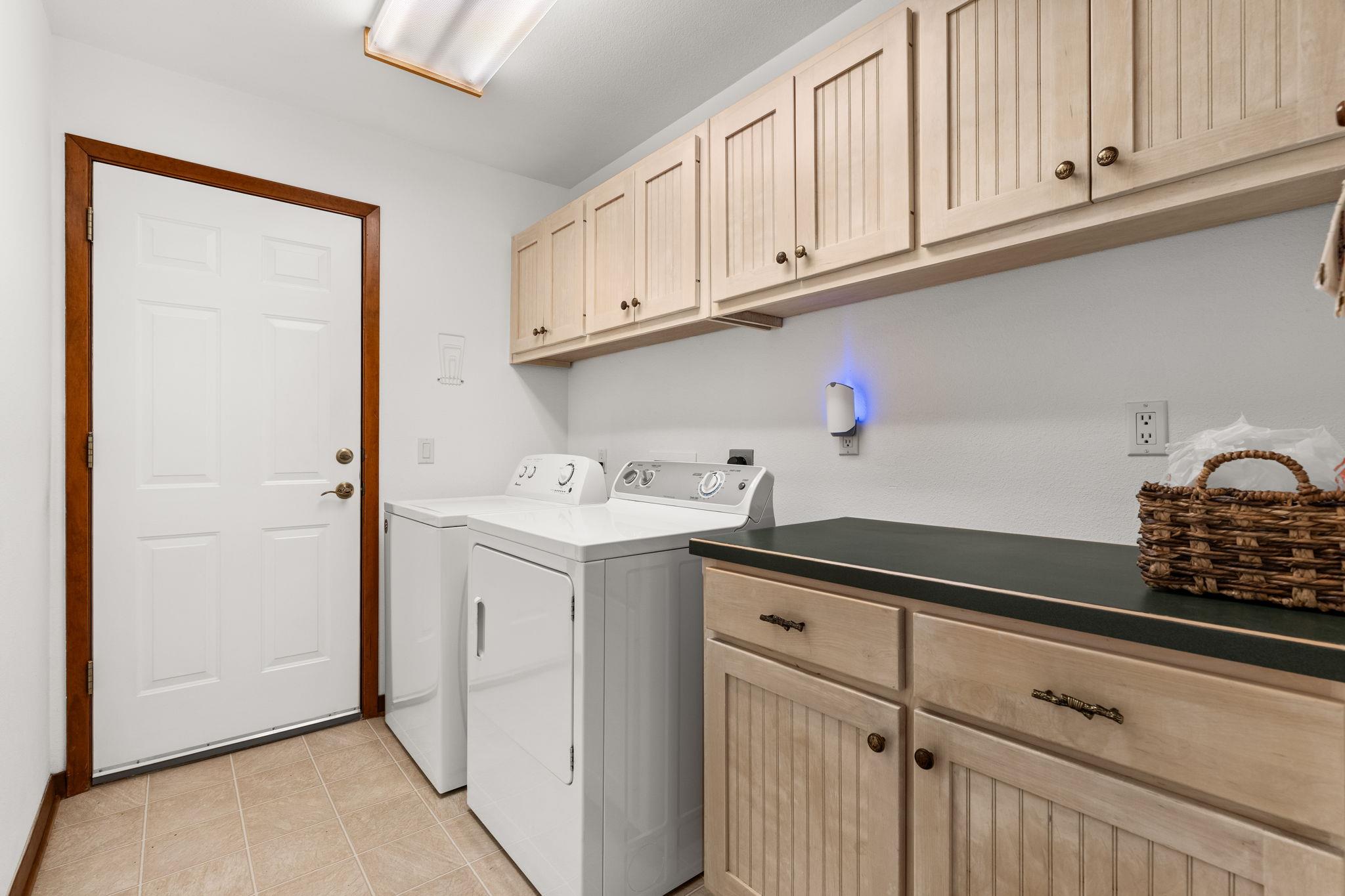 20106 Moon Dance Ln, Spicewood, TX 78669