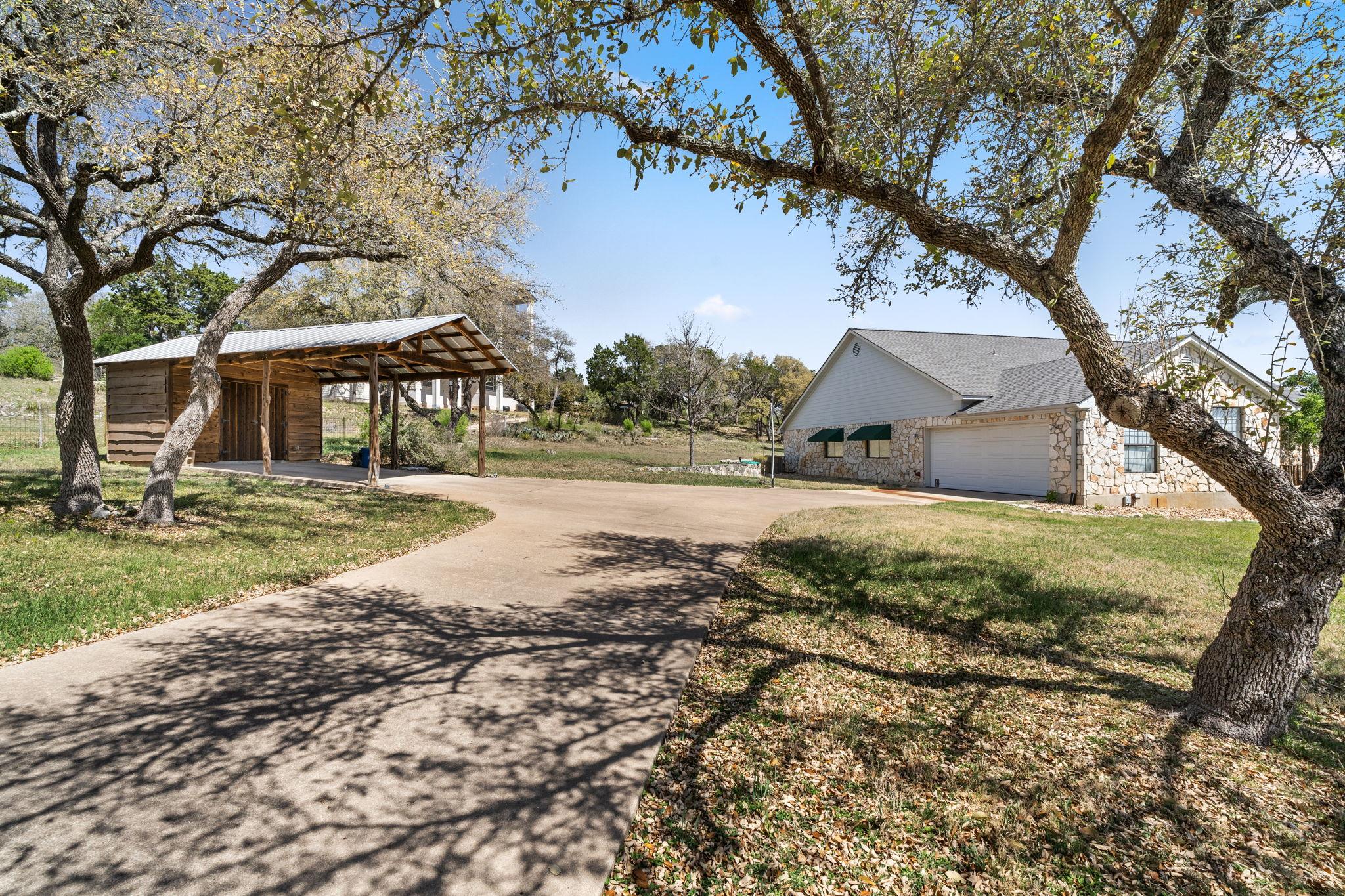 20106 Moon Dance Ln, Spicewood, TX 78669