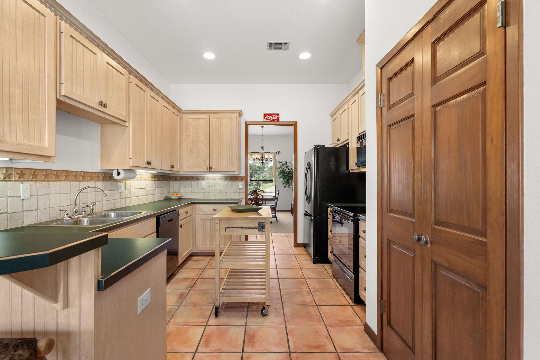 20106 Moon Dance Ln, Spicewood, TX 78669