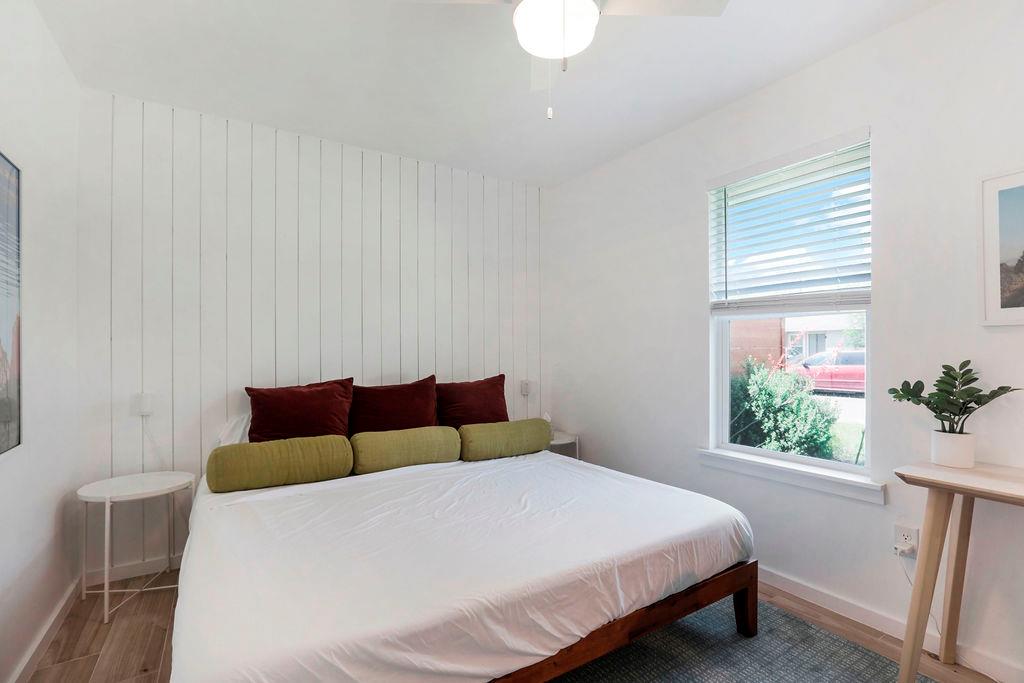 906 E Leslie Cir # A, Austin, TX 78721