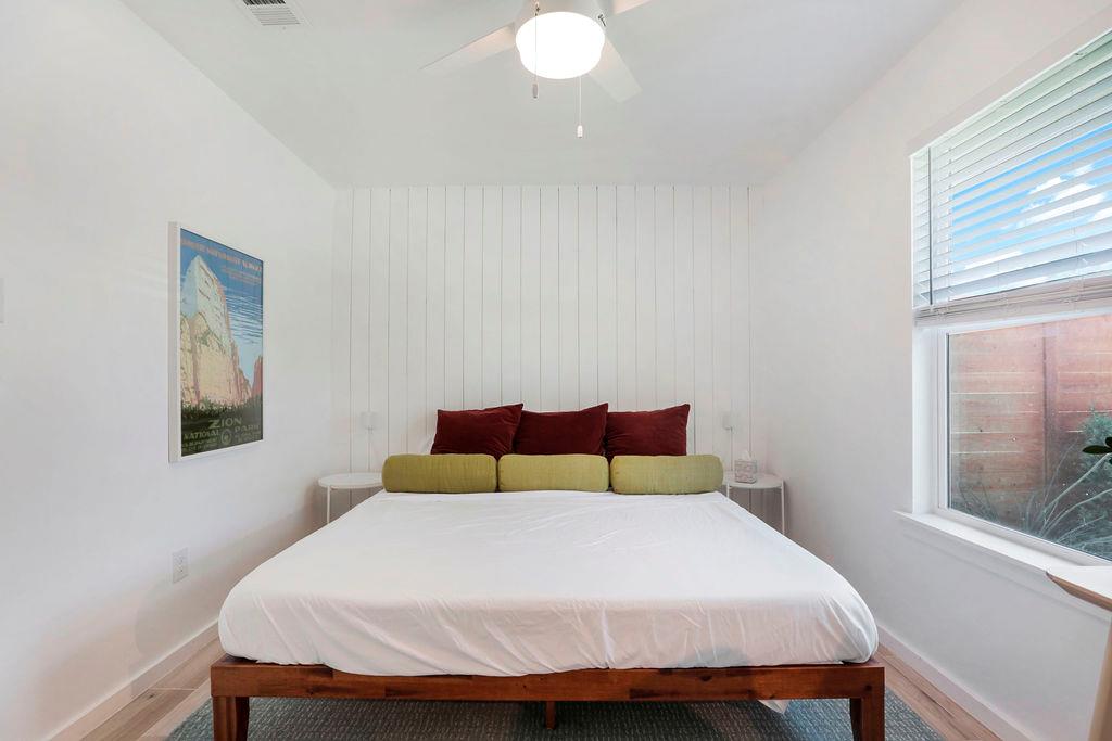 906 E Leslie Cir # A, Austin, TX 78721