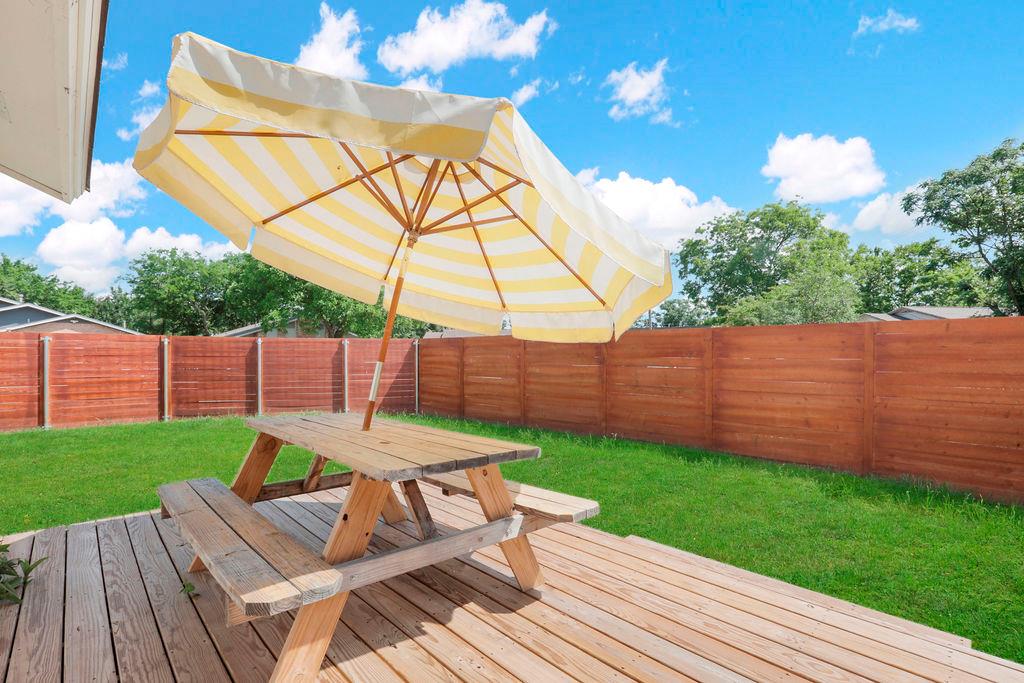 906 E Leslie Cir # A, Austin, TX 78721