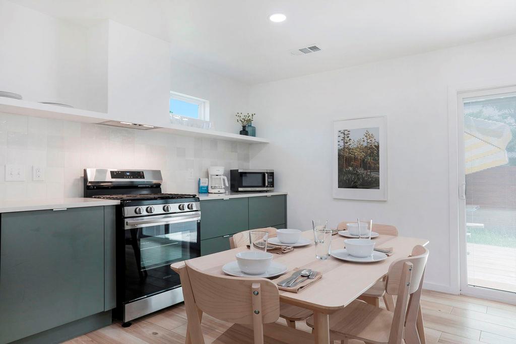 906 E Leslie Cir # A, Austin, TX 78721