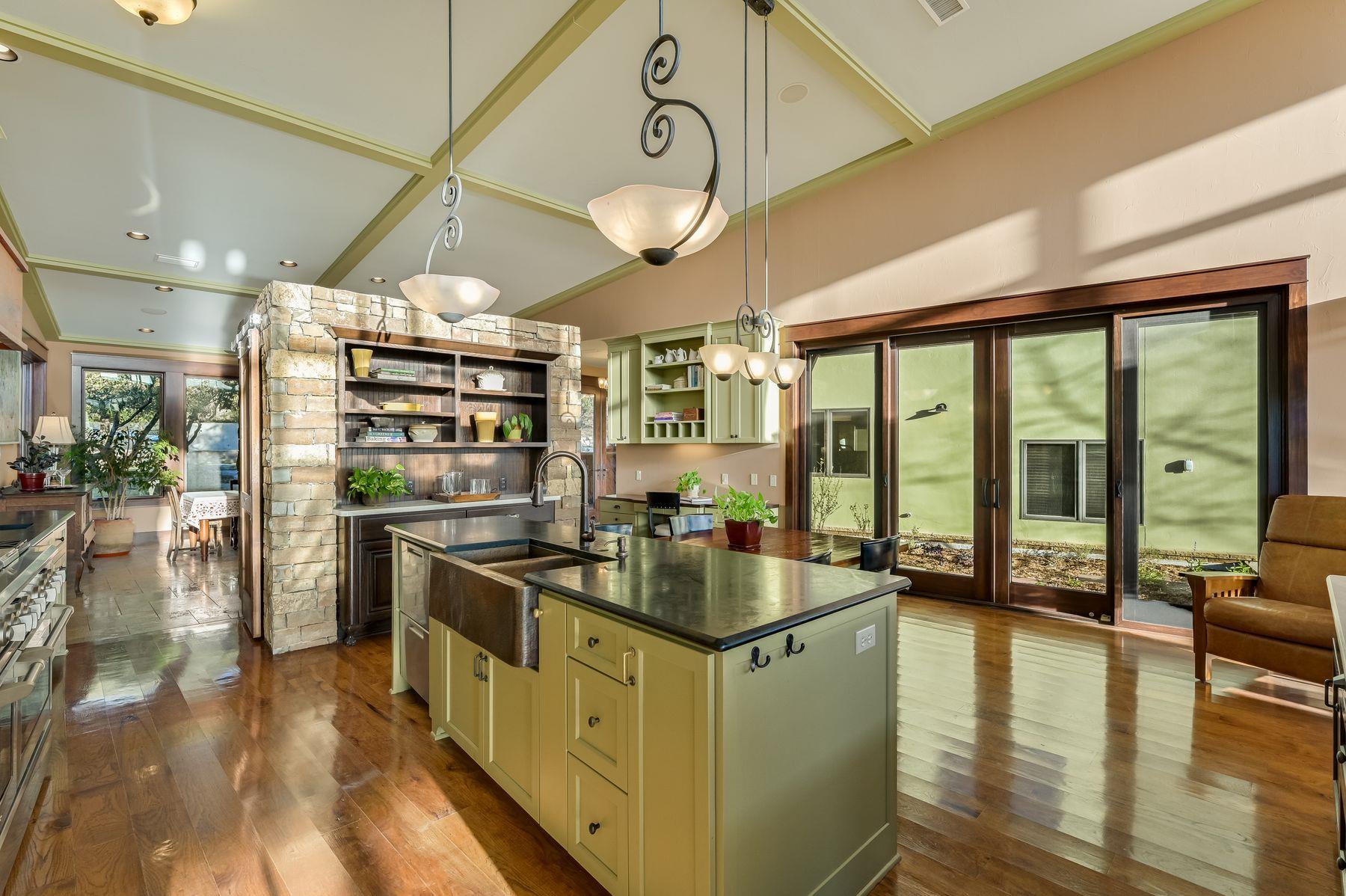 8700 Crest View Rd, Austin, TX 78737