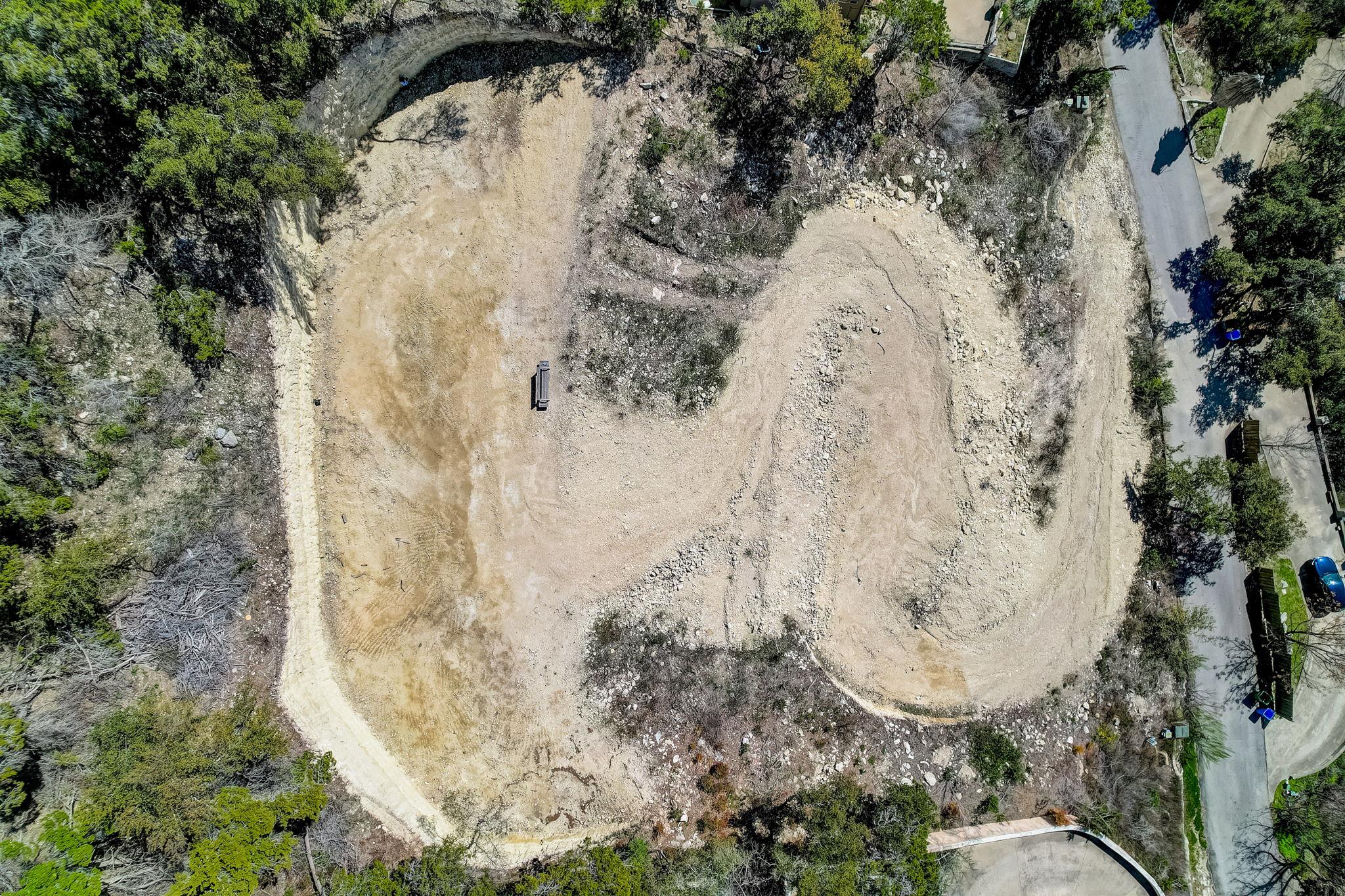 14000 & 14002 Skyline Dr, Austin, TX 78732