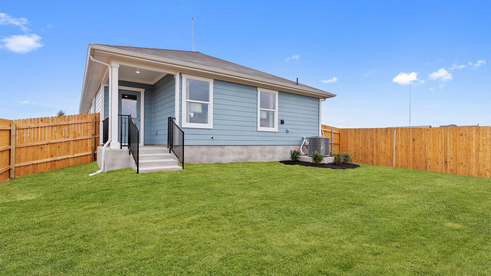 203 Schuenemann Way, Uhland, TX 78640