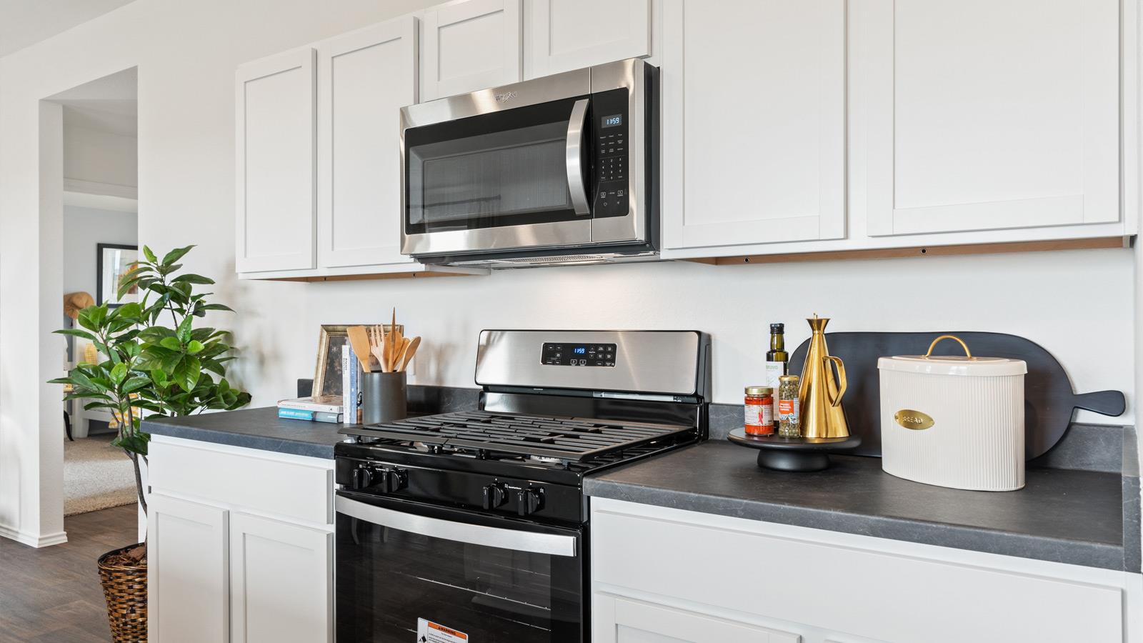 203 Schuenemann Way, Uhland, TX 78640