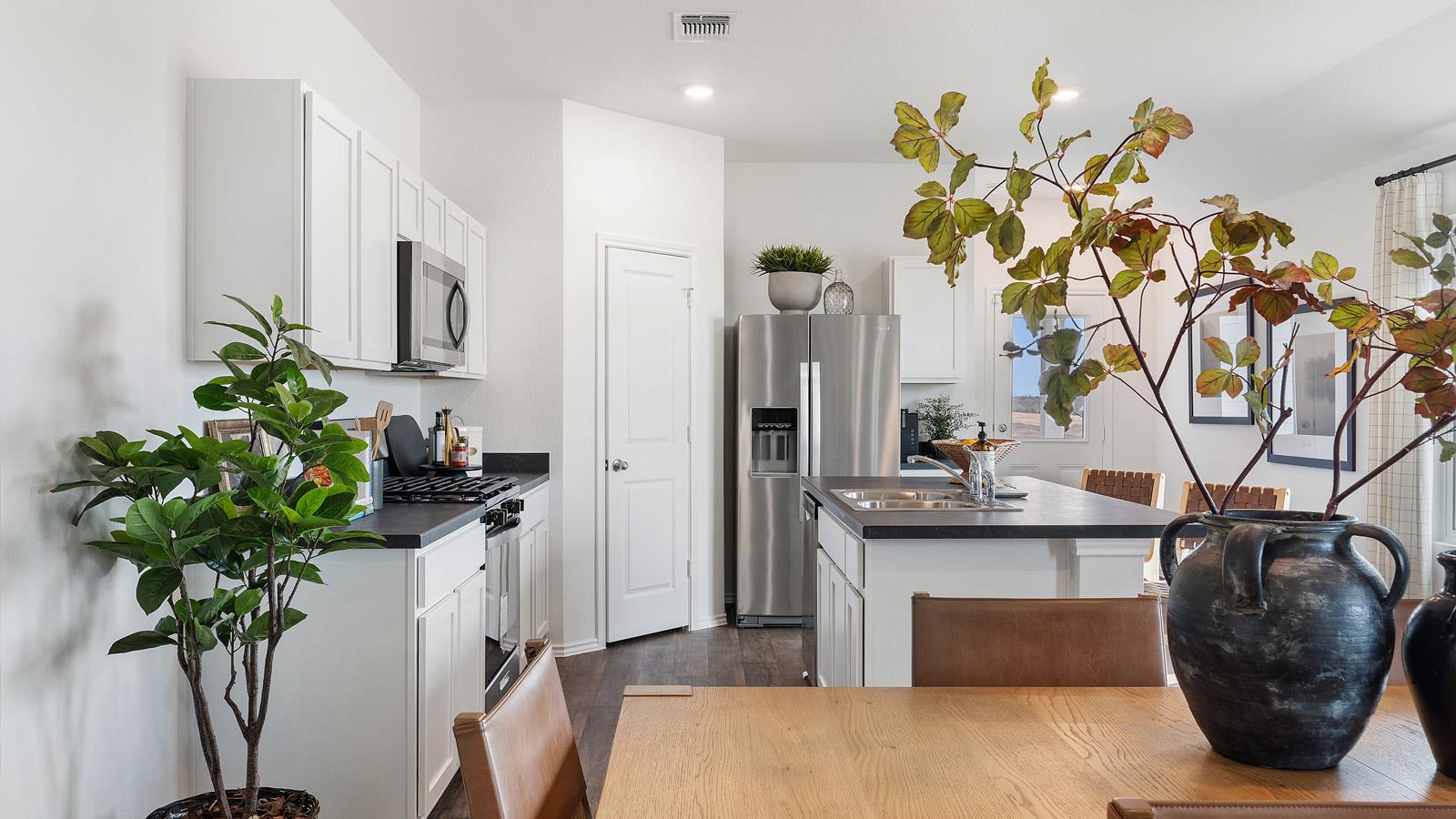 203 Schuenemann Way, Uhland, TX 78640