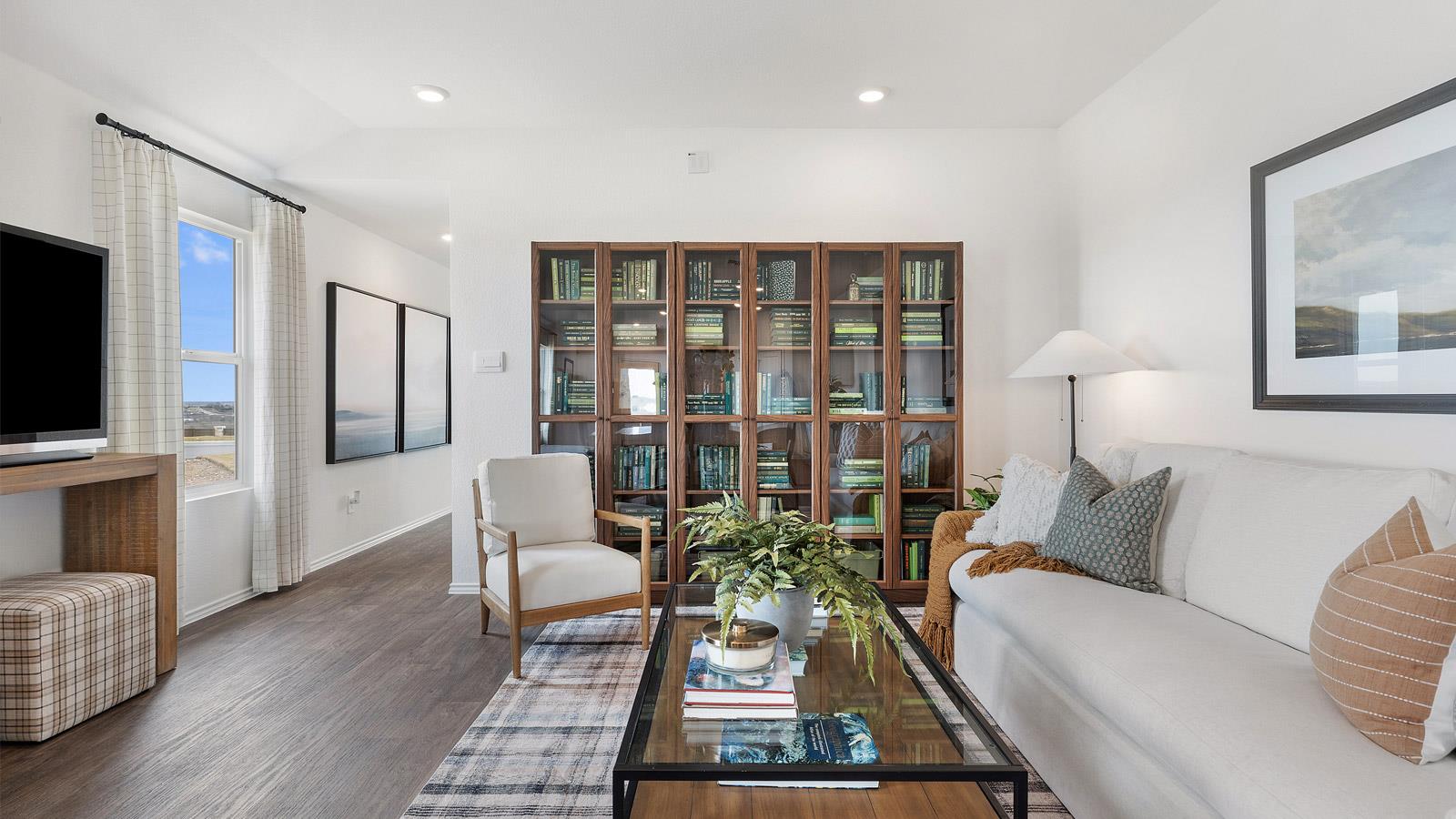 203 Schuenemann Way, Uhland, TX 78640