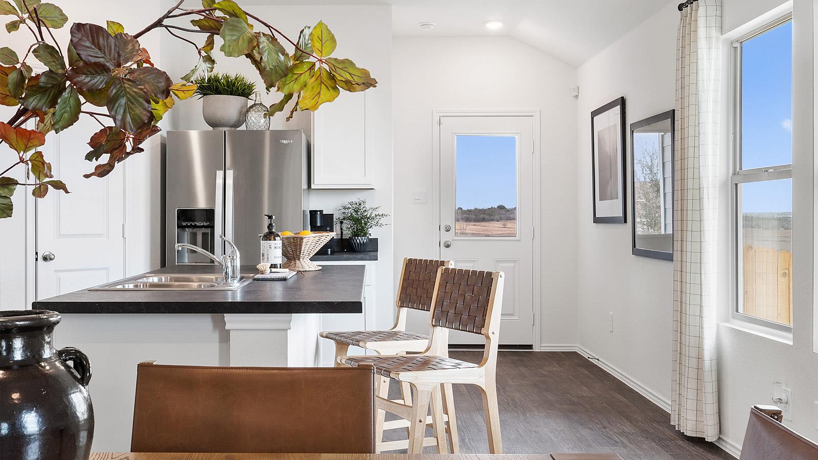 203 Schuenemann Way, Uhland, TX 78640