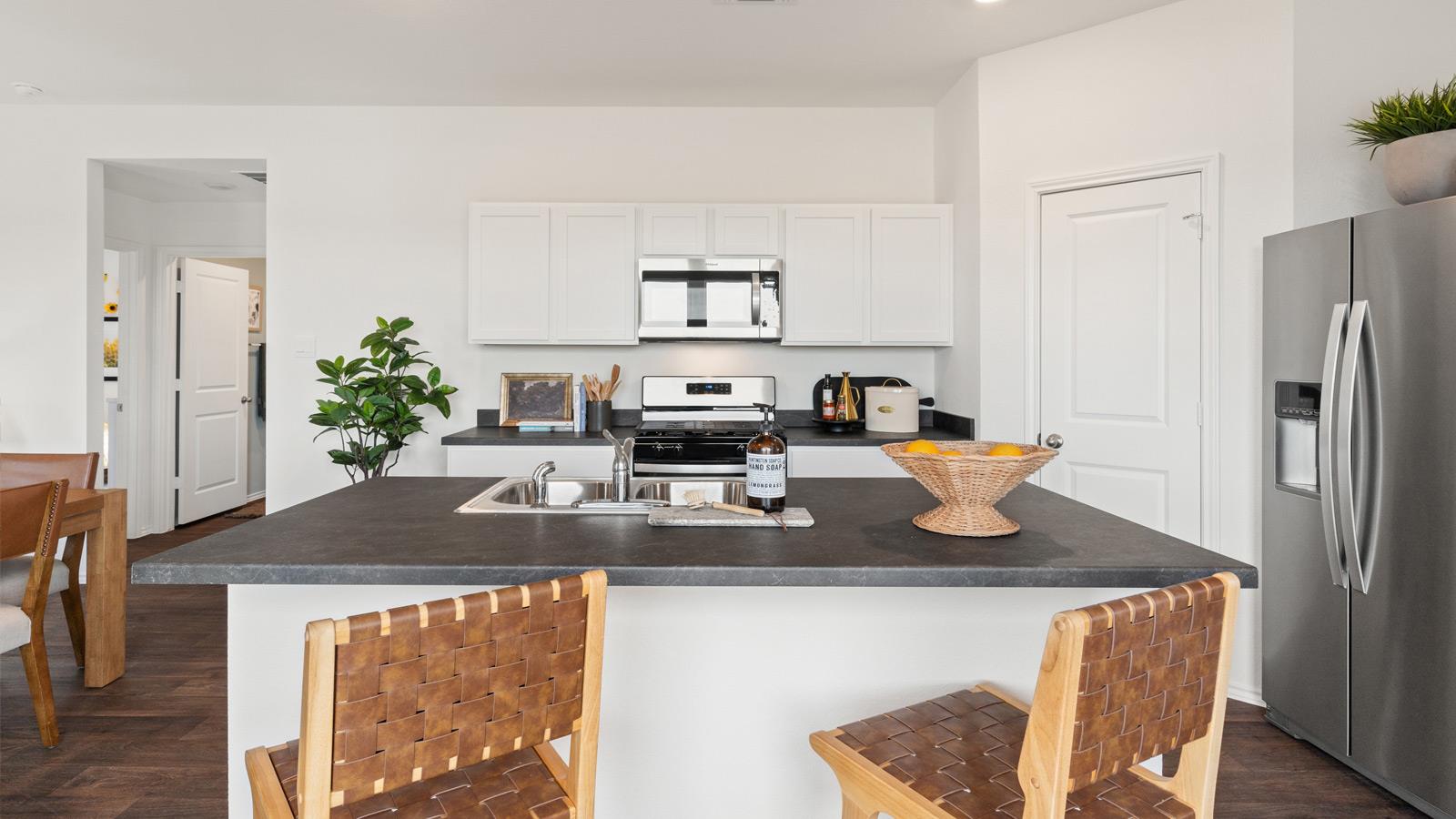 203 Schuenemann Way, Uhland, TX 78640