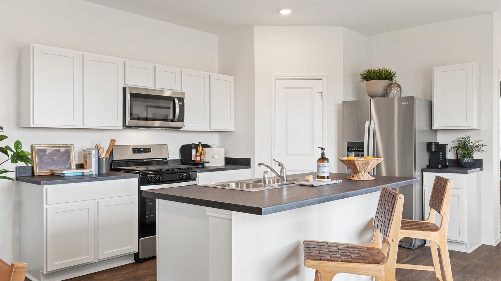 203 Schuenemann Way, Uhland, TX 78640