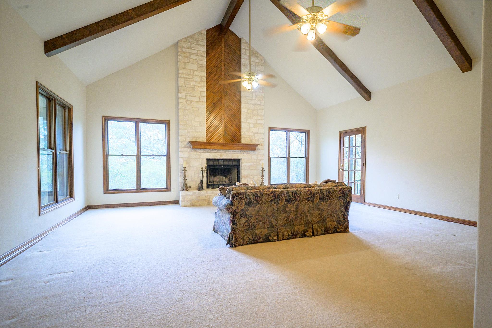 22207 Moulin Dr, Spicewood, TX 78669