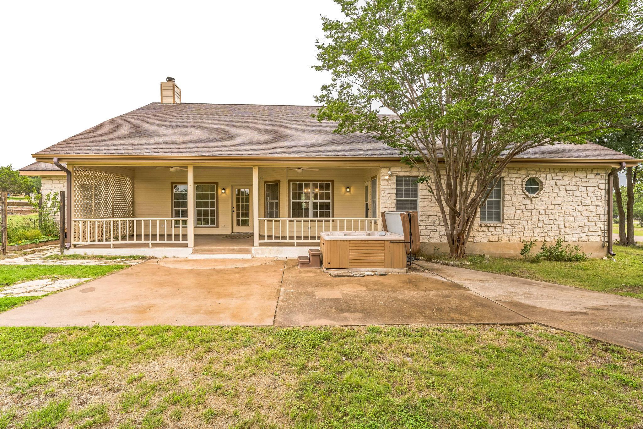 518 Clear Creek Ln, Dripping Springs, TX 78620