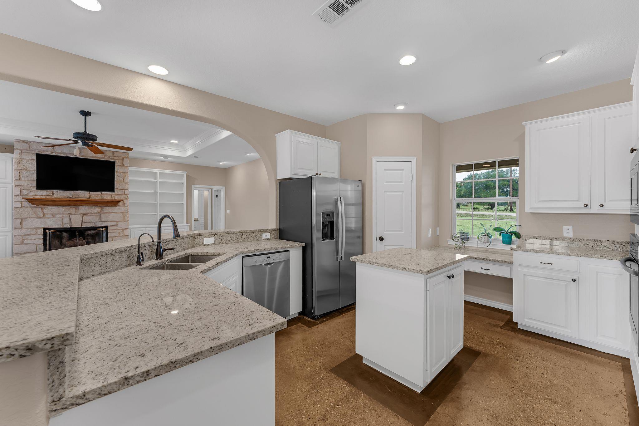 518 Clear Creek Ln, Dripping Springs, TX 78620