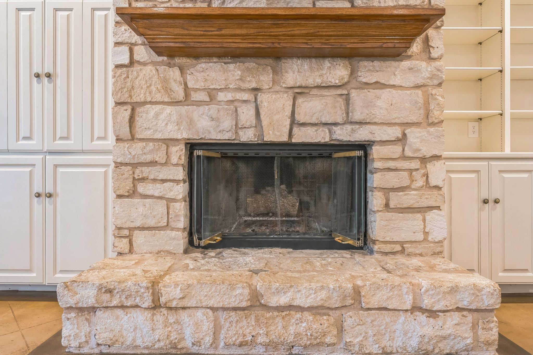 518 Clear Creek Ln, Dripping Springs, TX 78620