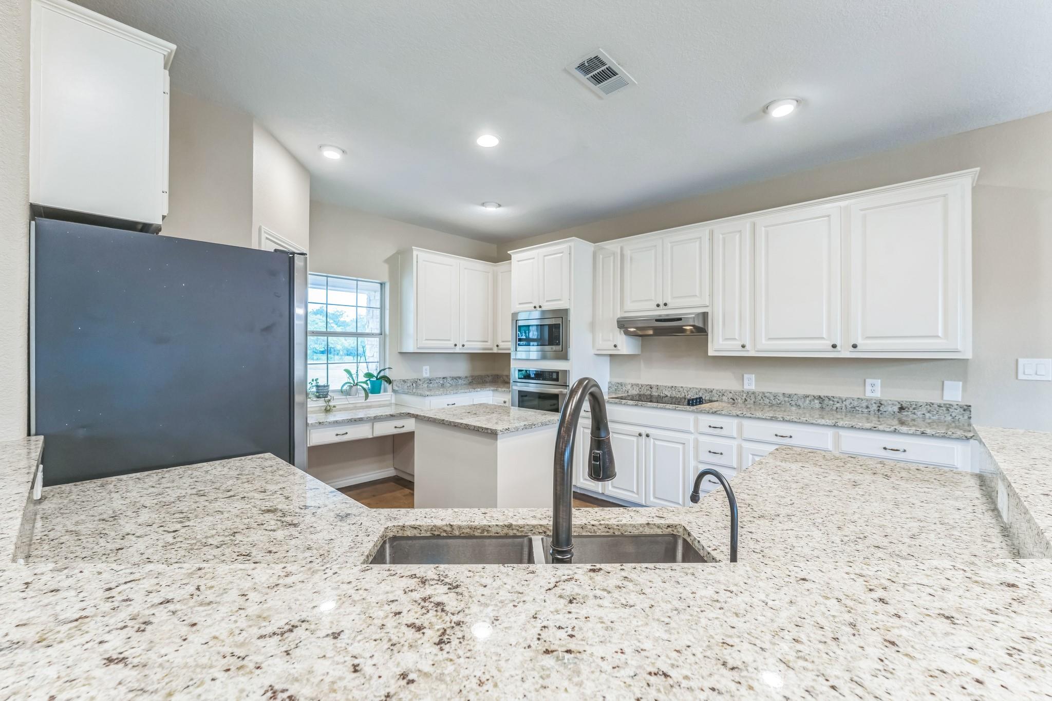 518 Clear Creek Ln, Dripping Springs, TX 78620