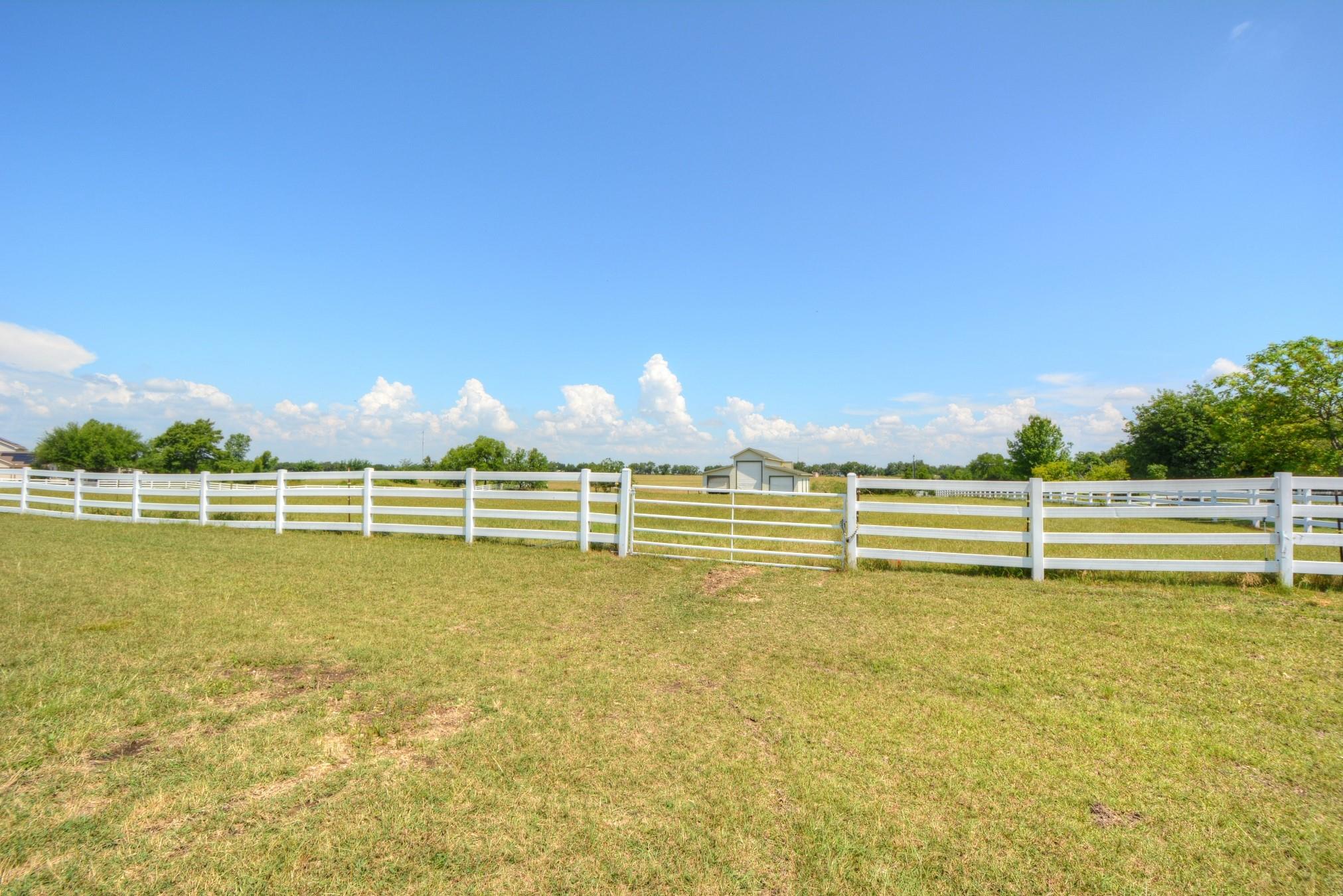 233 Courtnees Way, Georgetown, TX 78626