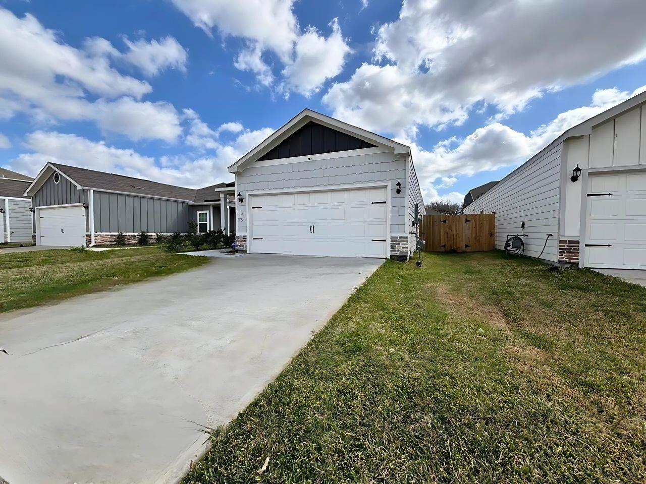 11415 Prairie Walk Dr, Houston, TX 77048