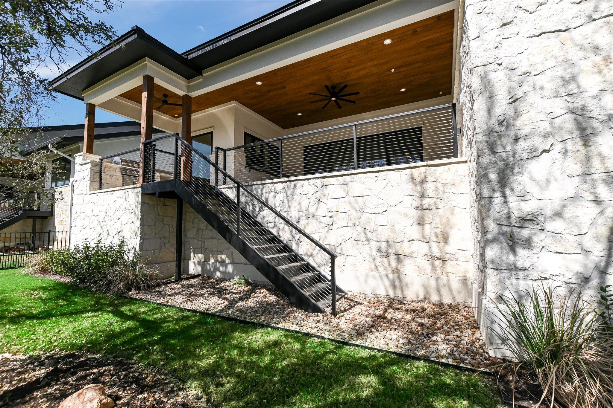317 Azalea Ct, Horseshoe Bay, TX 78657