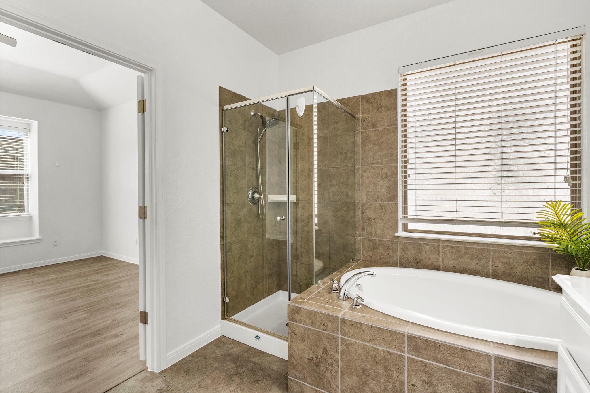 296 Snow Owl Holw, Buda, TX 78610