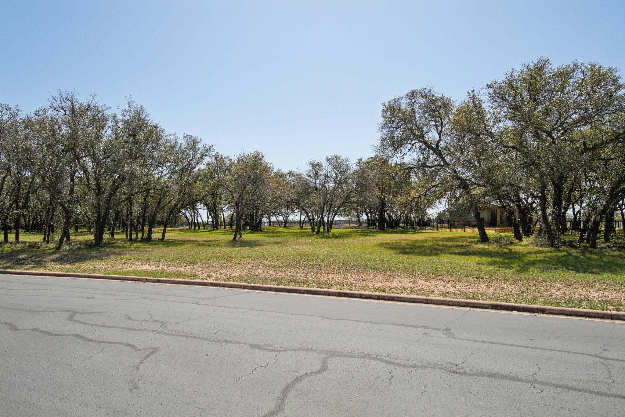 26101 Masters Pkwy, Spicewood, TX 78669