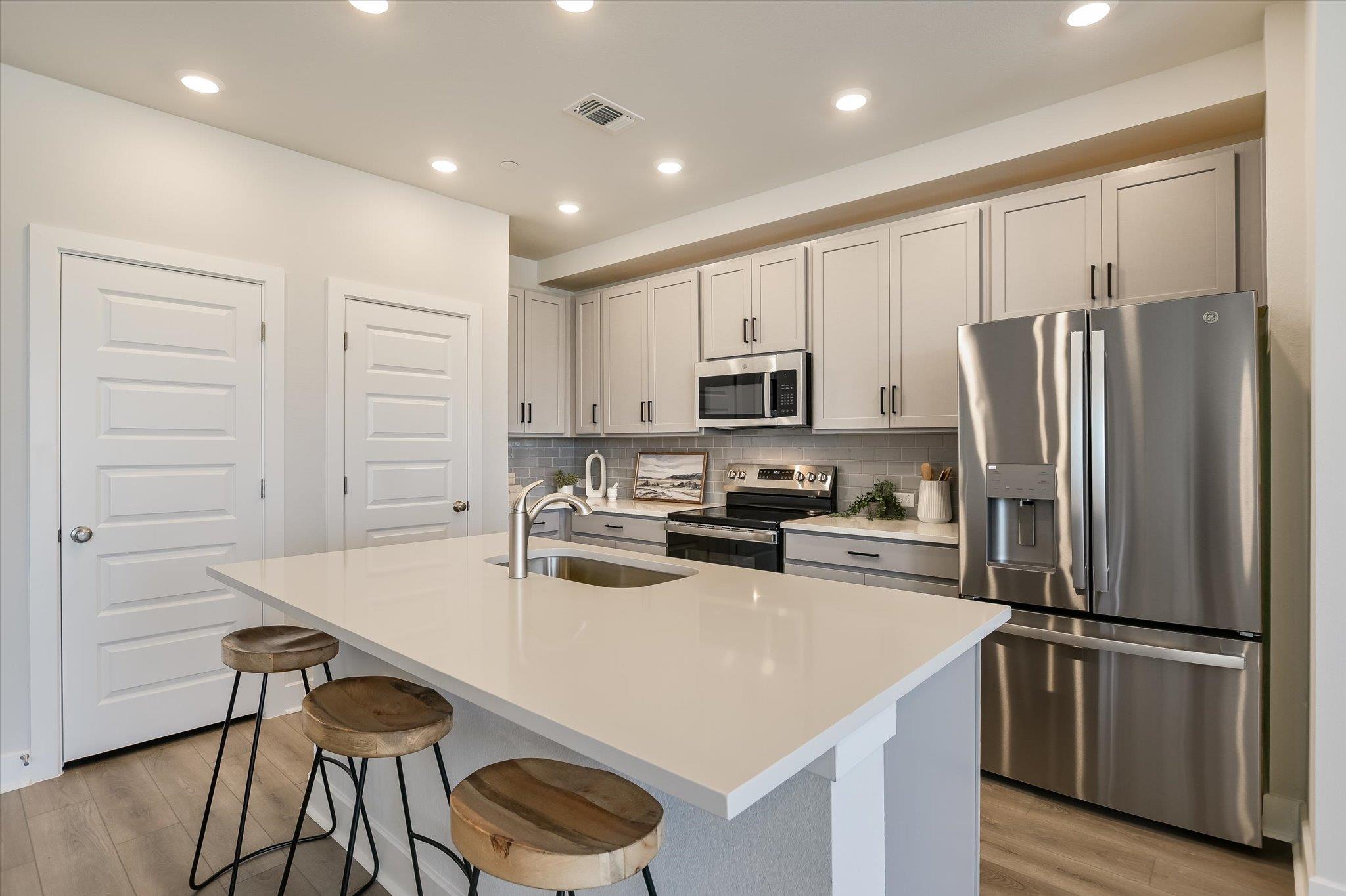 505 Emory Crossing Blvd, Hutto, TX 78634