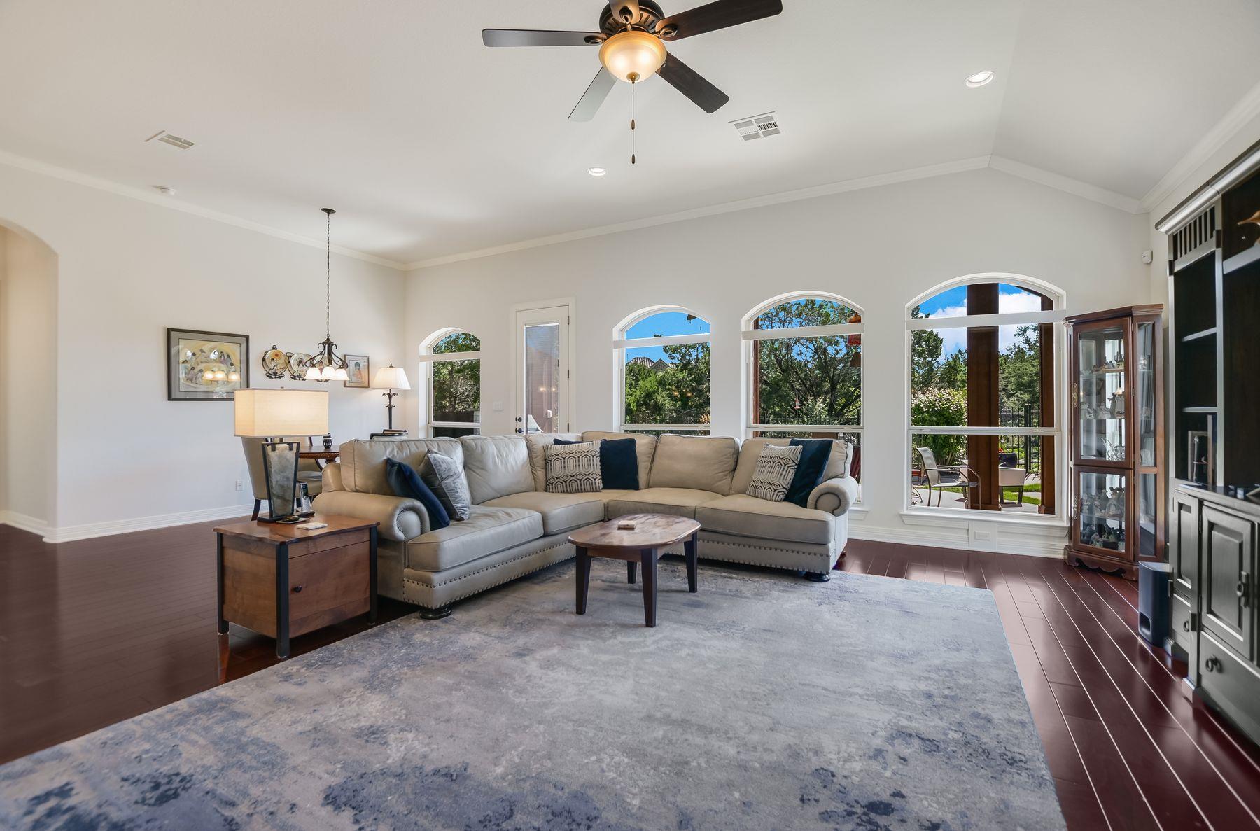 300 Horseback Holw, Austin, TX 78732
