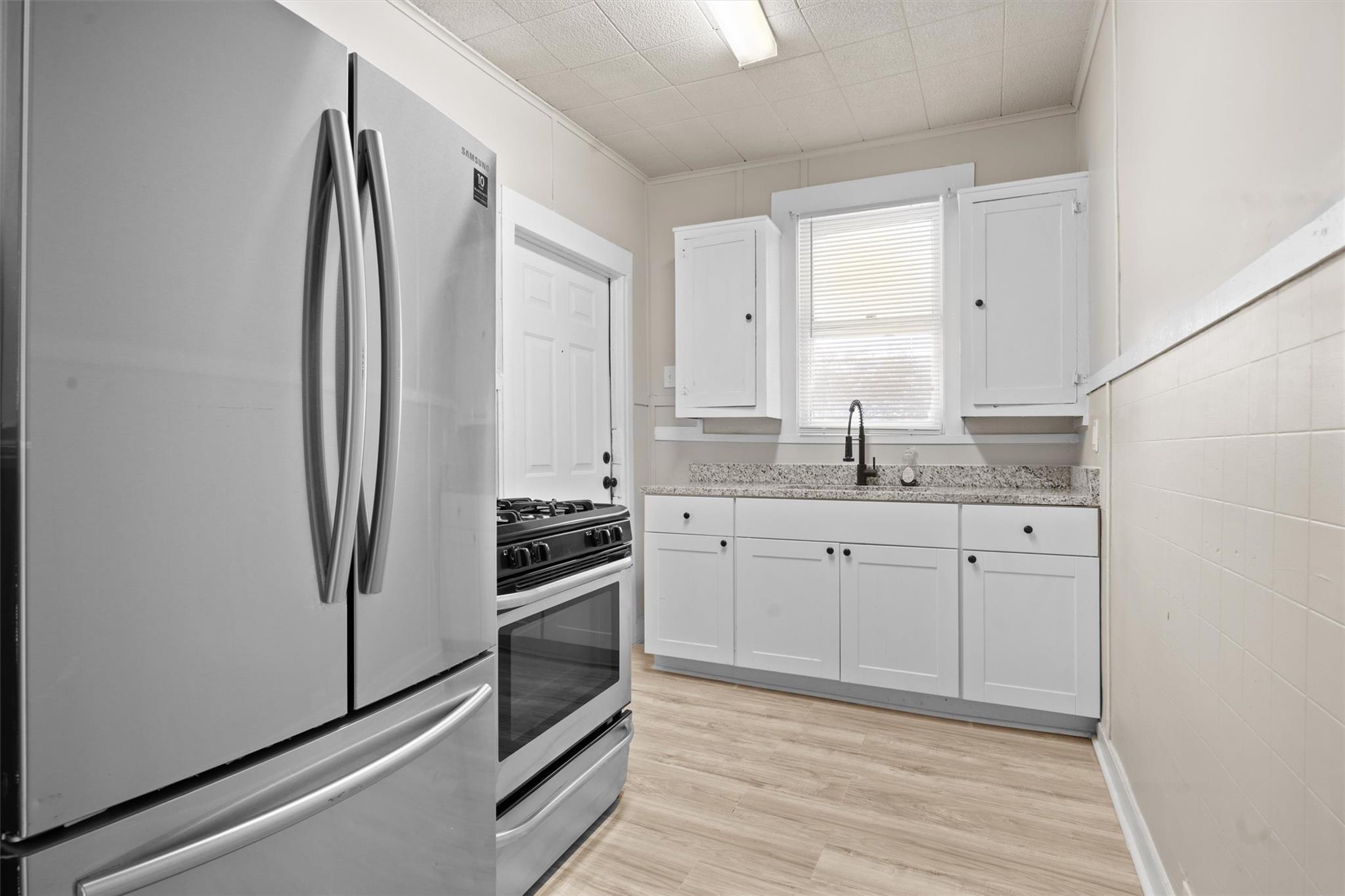 715 Porter St # 2, Taylor, TX 76574