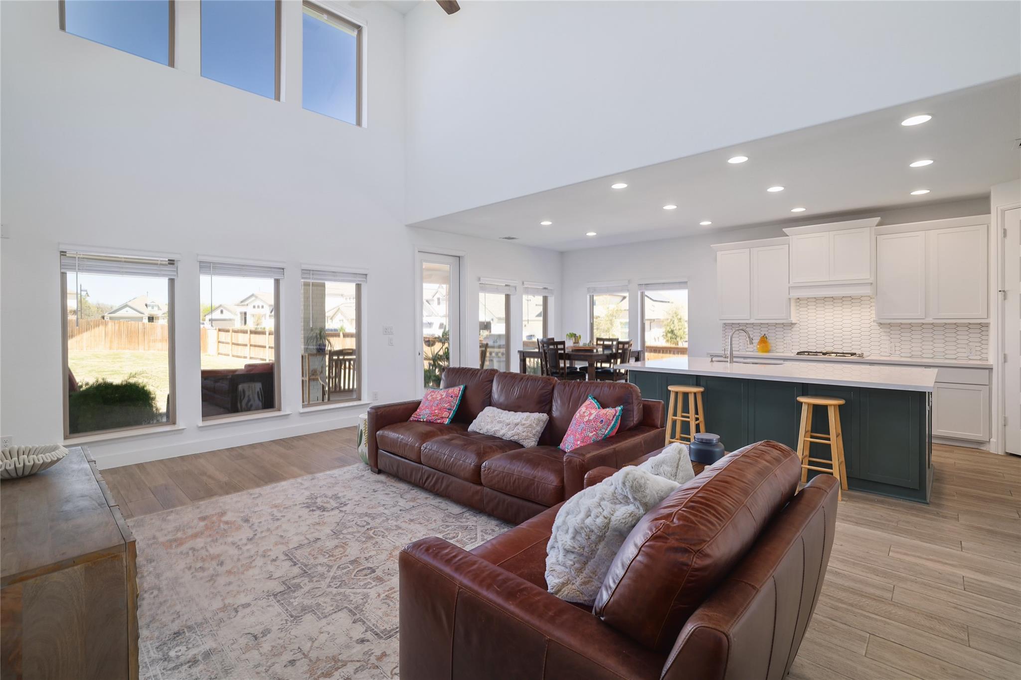 102 FORTUNA Ct, Liberty Hill, TX 78642