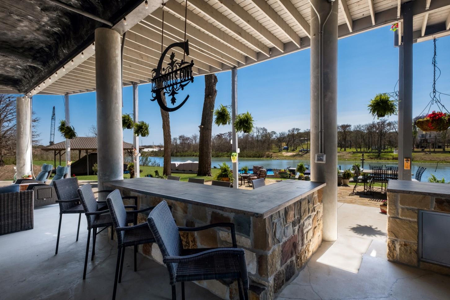 174 Lakeside Dr, Seguin, TX 78155