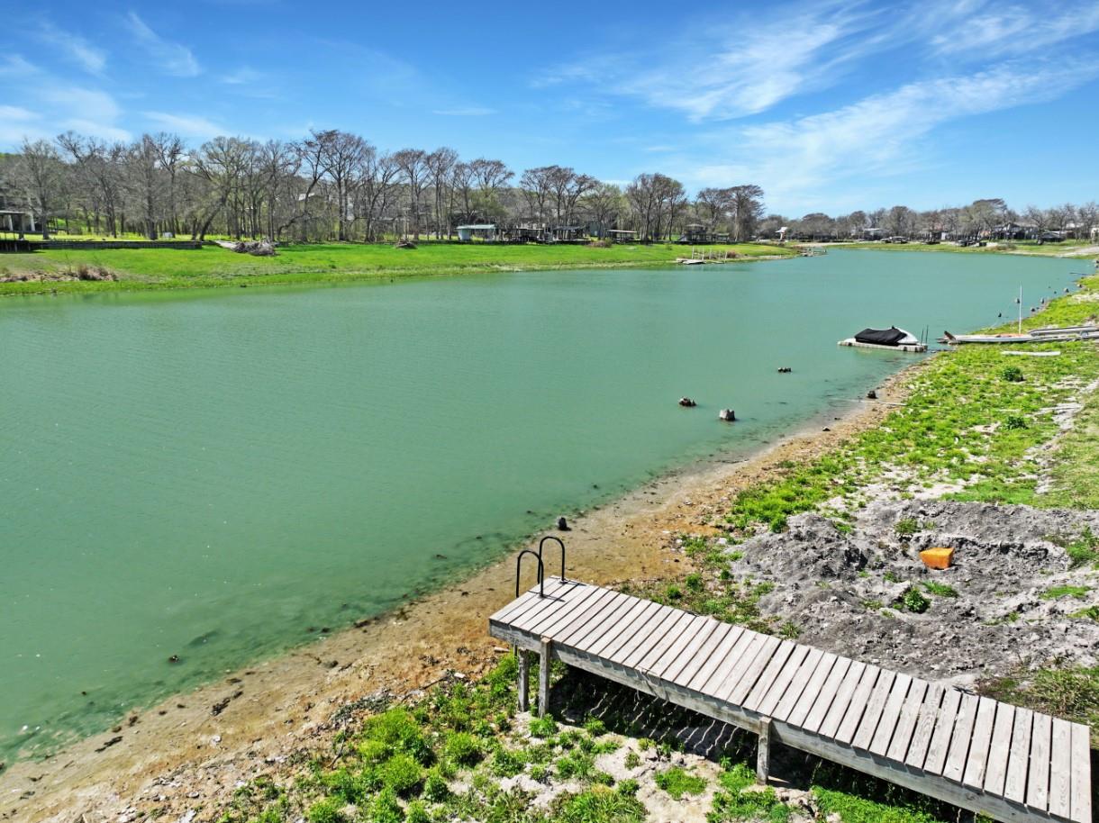 174 Lakeside Dr, Seguin, TX 78155