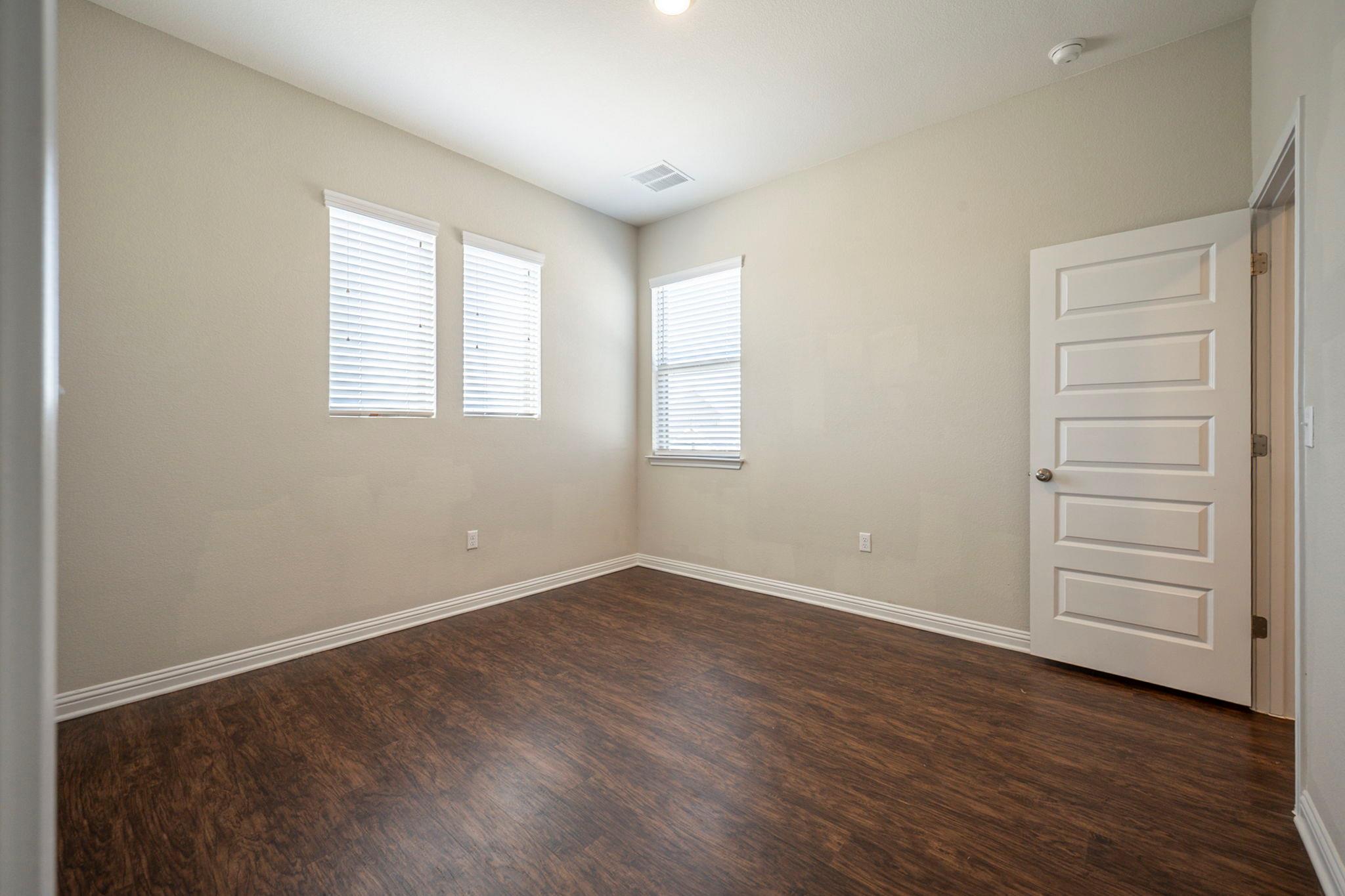 8000 Dampton Ln, Austin, TX 78744
