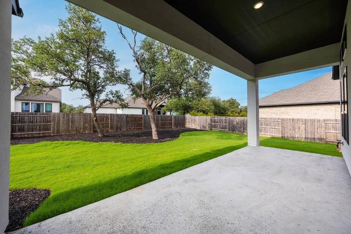 222 Bridge Water Loop, Dripping Springs, TX 78620