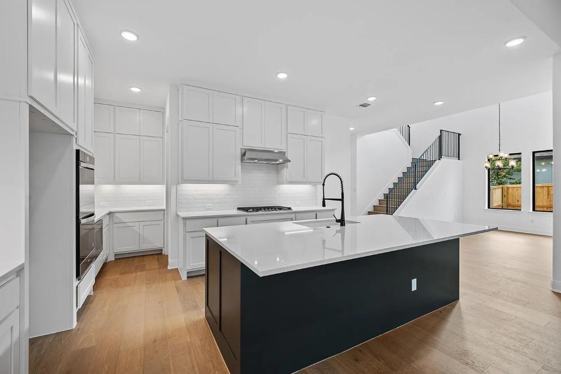 222 Bridge Water Loop, Dripping Springs, TX 78620