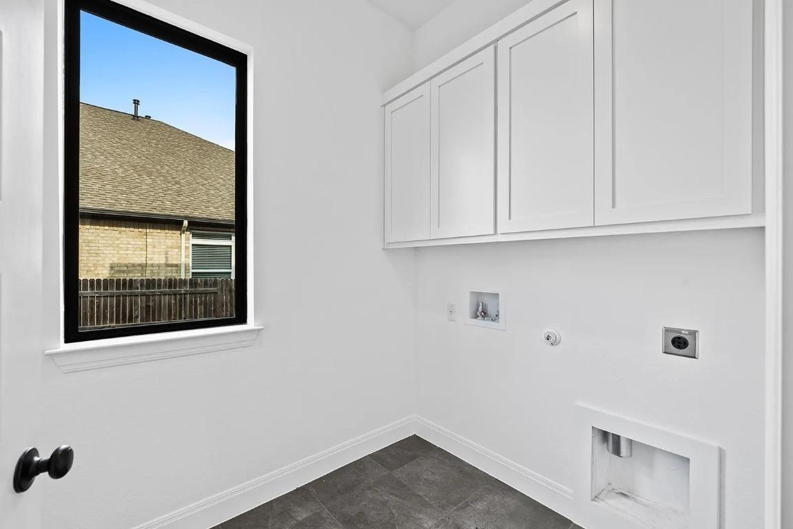 222 Bridge Water Loop, Dripping Springs, TX 78620