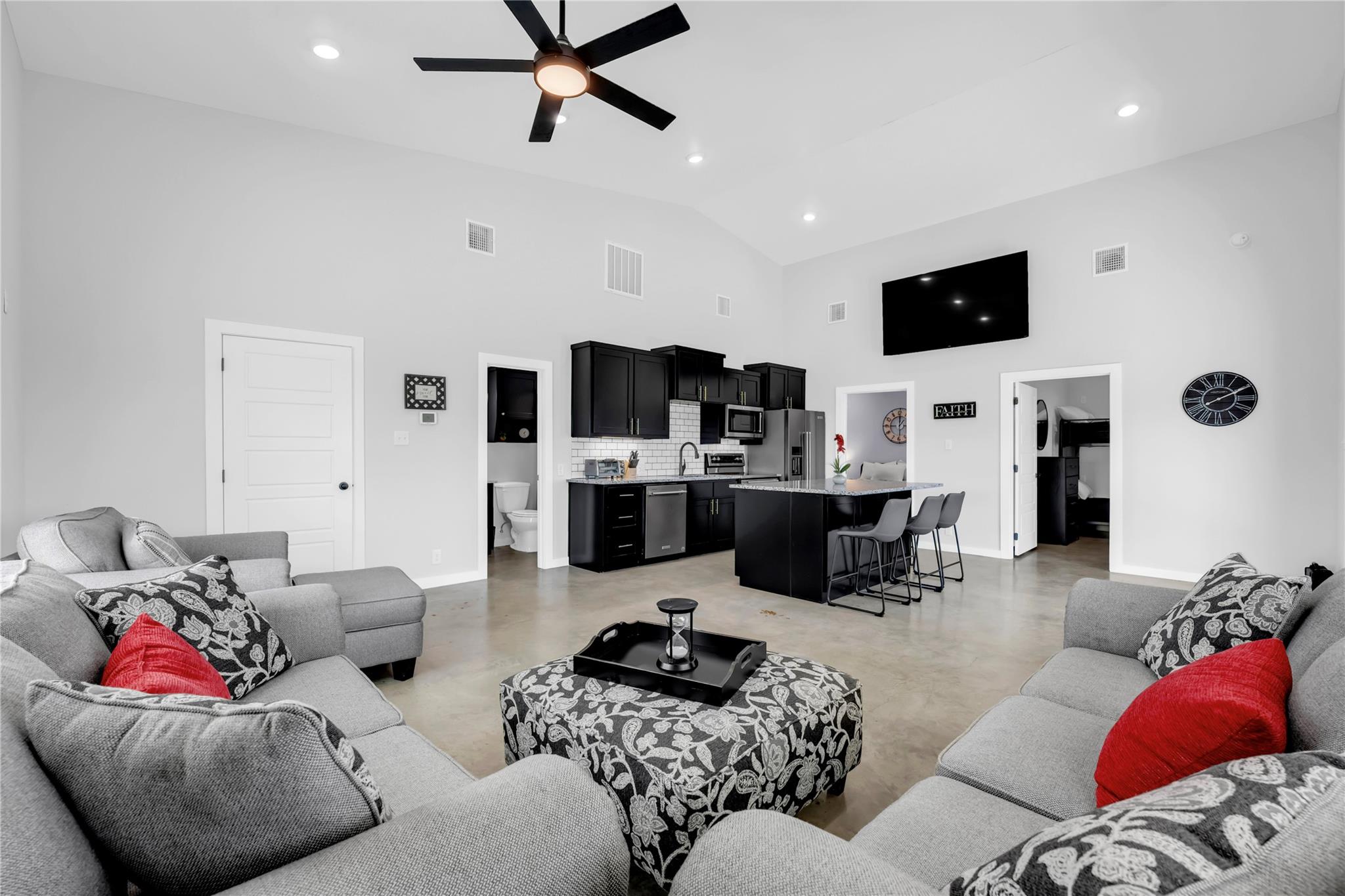 184 S Summit Trl, Buchanan Dam, TX 78609