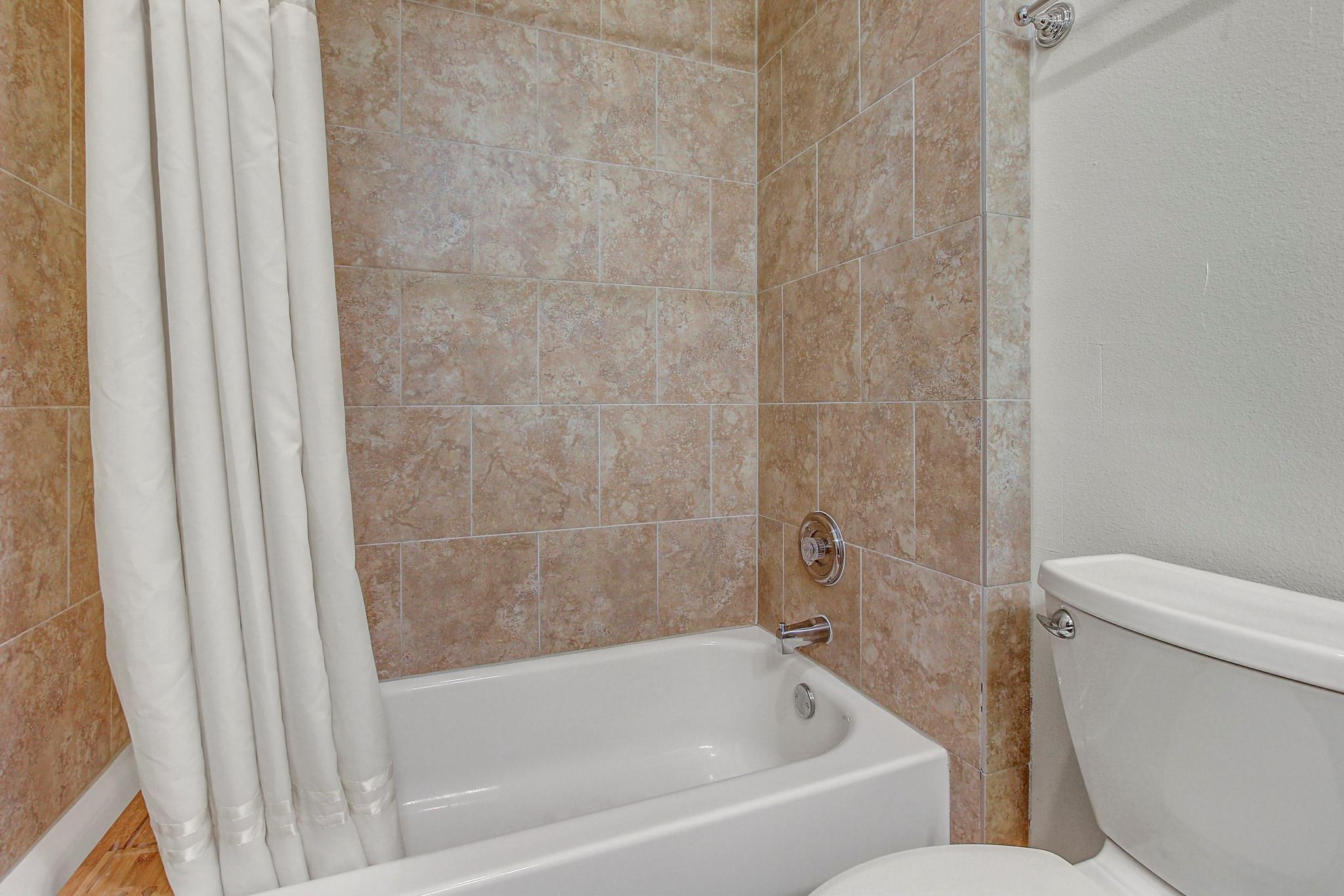 700 S 1st St # 207, Austin, TX 78704